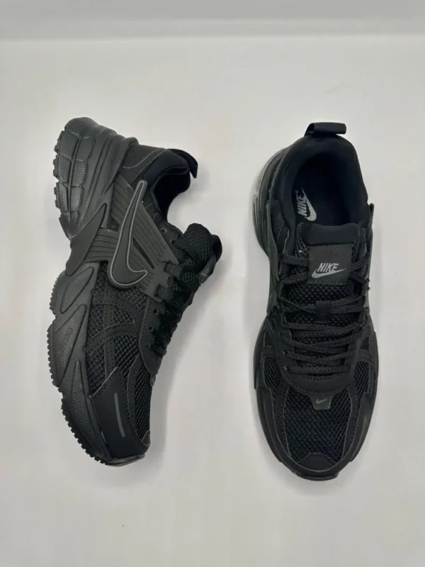 ⁦حذاء نايكي V2K run⁩ - الصورة ⁦2⁩