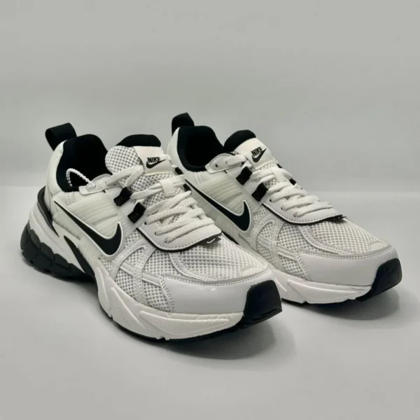 ⁦حذاء نايكي V2K run⁩ - الصورة ⁦5⁩